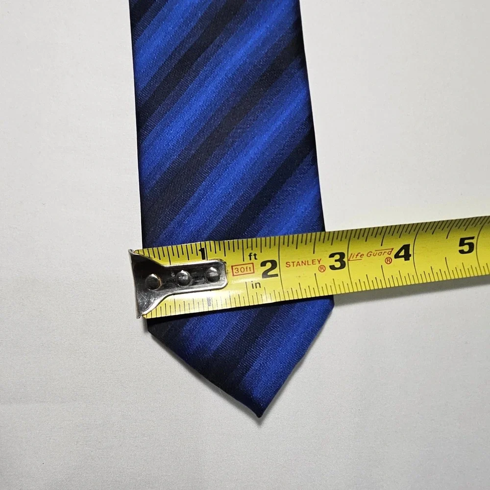 Azar Man Mens Blue Black Diagonal Striped Necktie and Pocket Square Set
